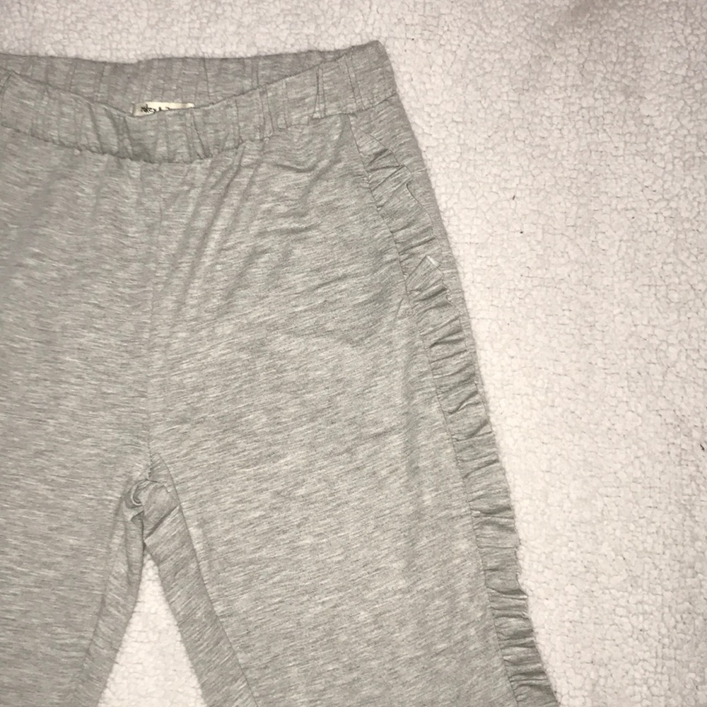 • ruffle lined sweatpants •